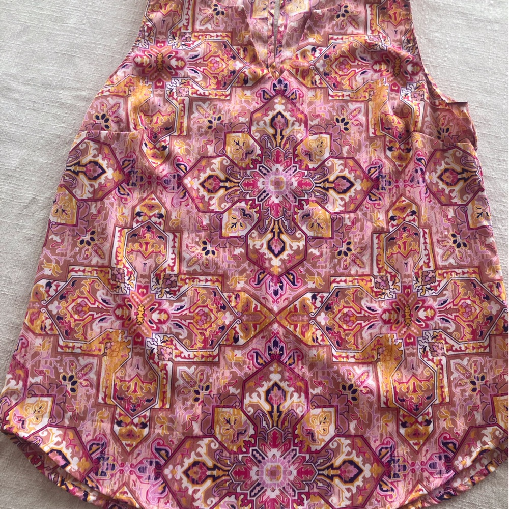 Verse pink and Orange Patterned Sleeveless Top. Summertime fun. Size small.